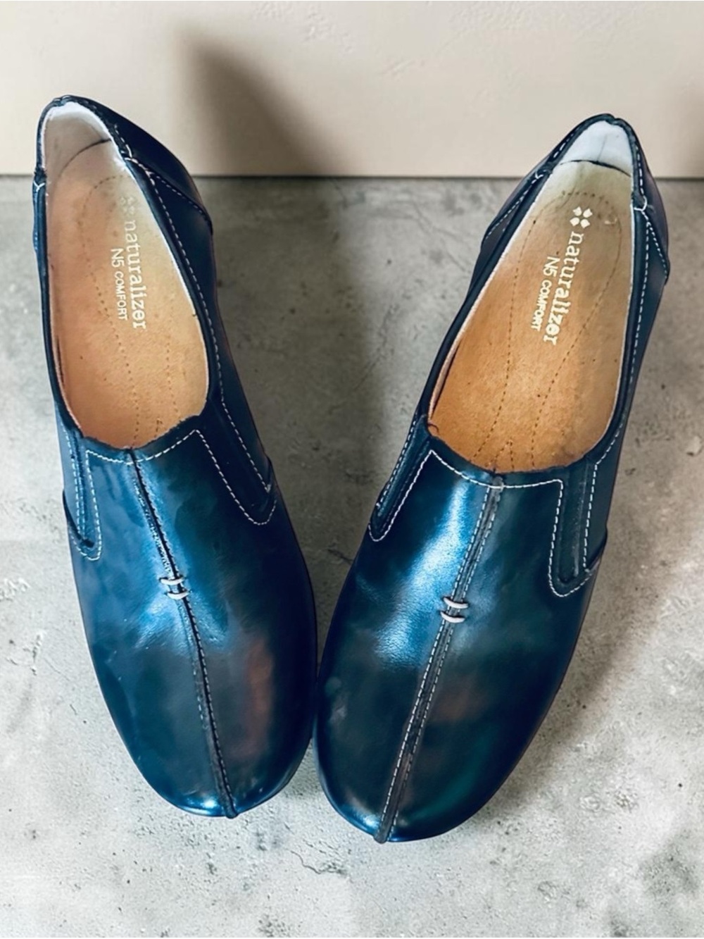 Naturalizer  Slip-On Leather Loafers - Black